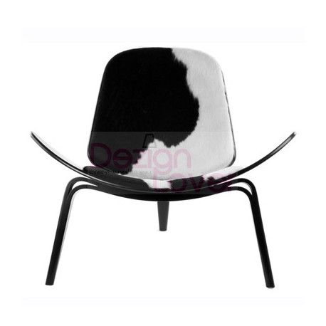 Chaise design Wegner CH07 Shell Cowhide