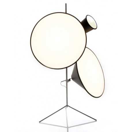 Lampadaire design cone tripod stand